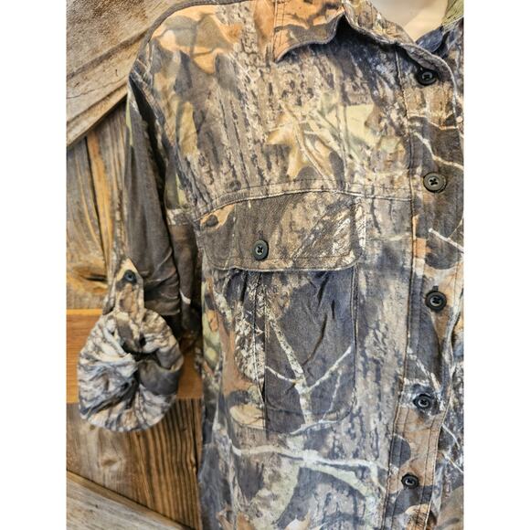 Red head for her size medium Camoflauge roll tab sleeve button up EUC hunting ^ - Picture 3 of 6